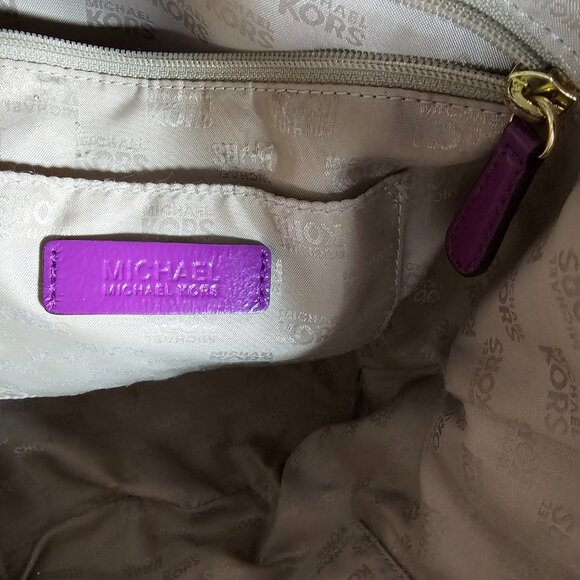 Michael Kors E-1303 Purple Leather Shoulder Bag - Picture 9 of 11